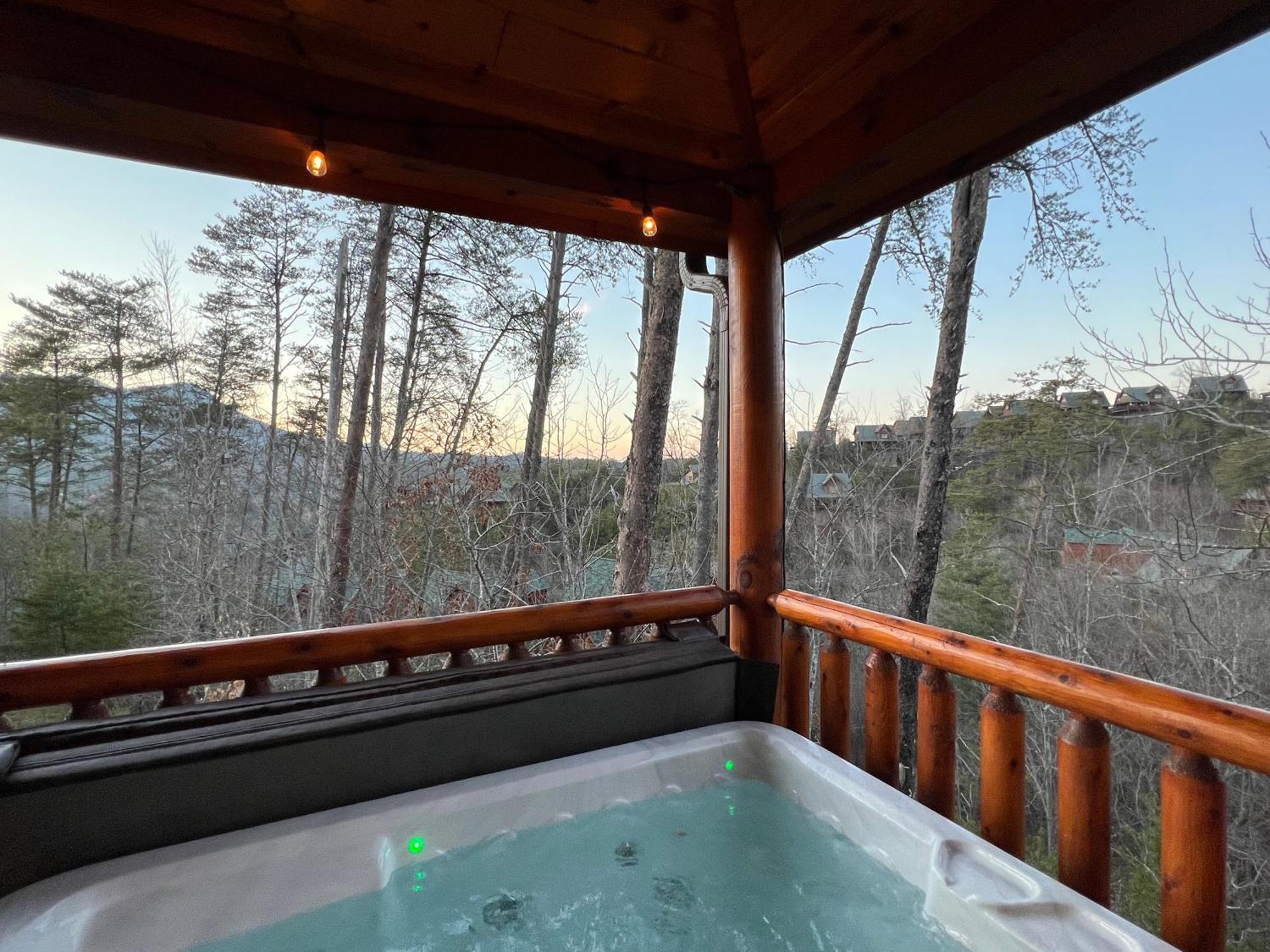 Indoor Heated Pool Hot Tub Cabin سيفيرفيل المظهر الخارجي الصورة