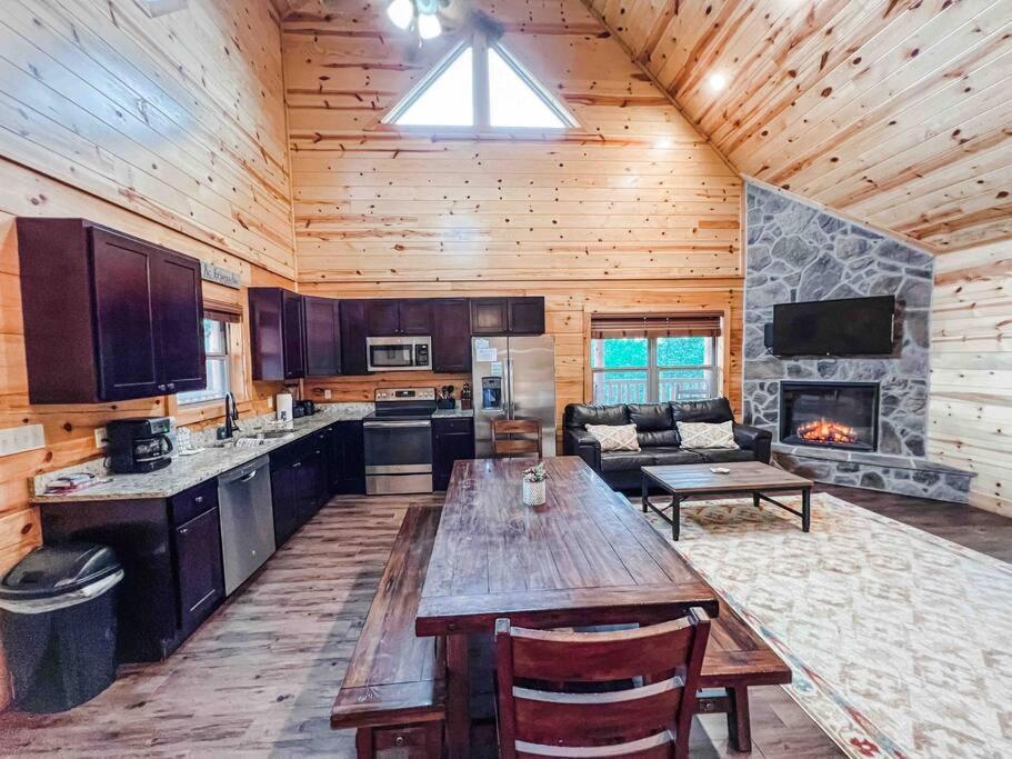 Indoor Heated Pool Hot Tub Cabin سيفيرفيل المظهر الخارجي الصورة