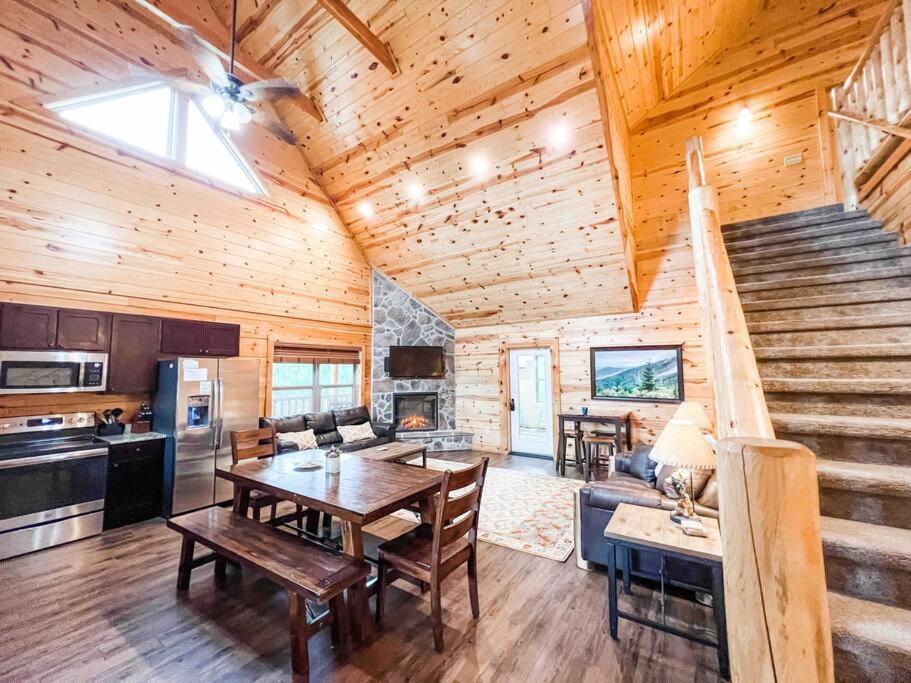 Indoor Heated Pool Hot Tub Cabin سيفيرفيل المظهر الخارجي الصورة