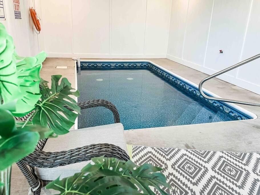 Indoor Heated Pool Hot Tub Cabin سيفيرفيل المظهر الخارجي الصورة