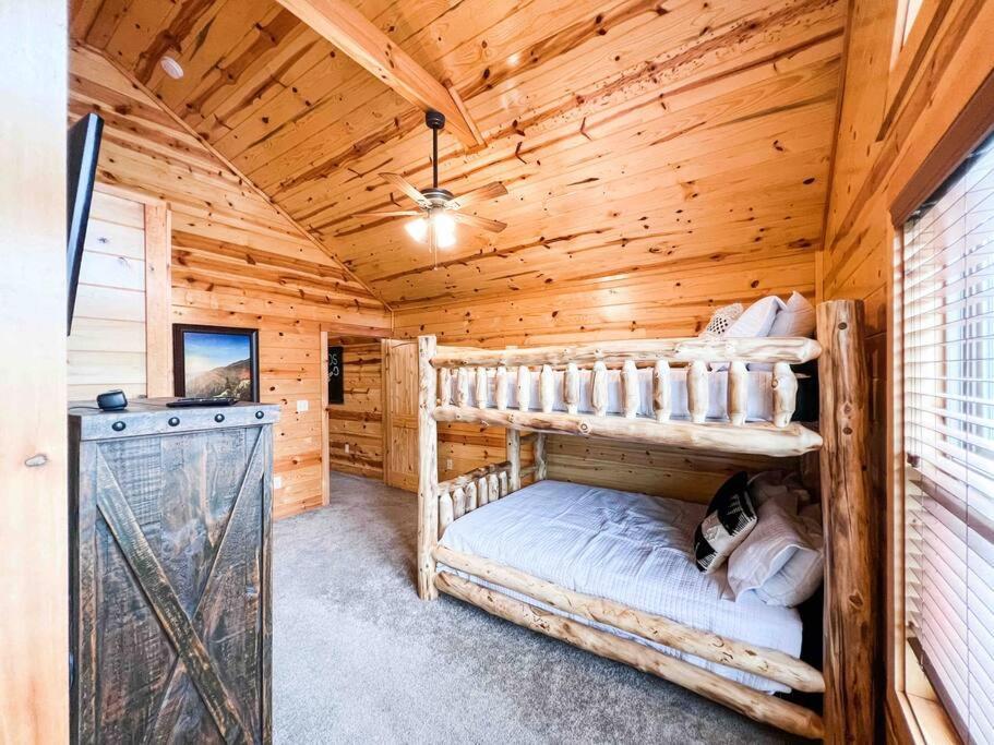 Indoor Heated Pool Hot Tub Cabin سيفيرفيل المظهر الخارجي الصورة