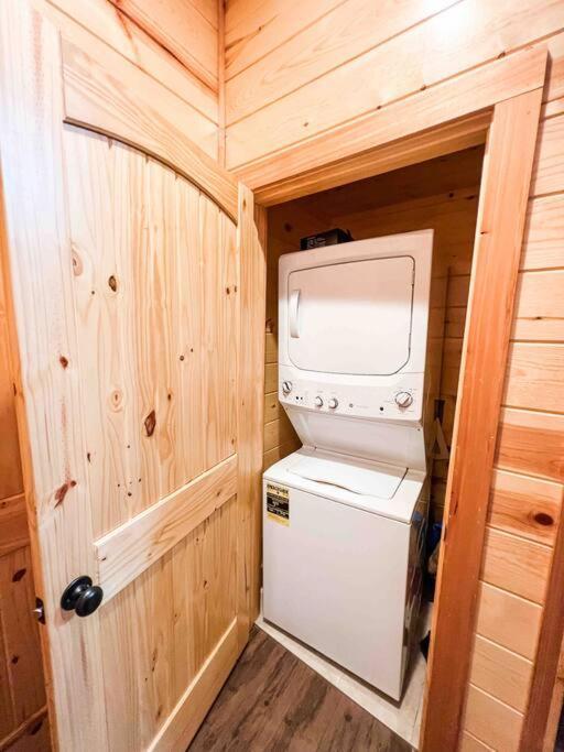 Indoor Heated Pool Hot Tub Cabin سيفيرفيل المظهر الخارجي الصورة