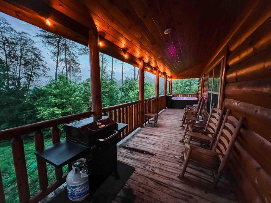 Indoor Heated Pool Hot Tub Cabin سيفيرفيل المظهر الخارجي الصورة