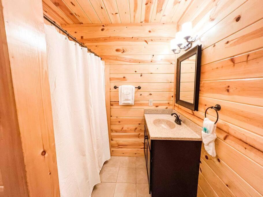 Indoor Heated Pool Hot Tub Cabin سيفيرفيل المظهر الخارجي الصورة