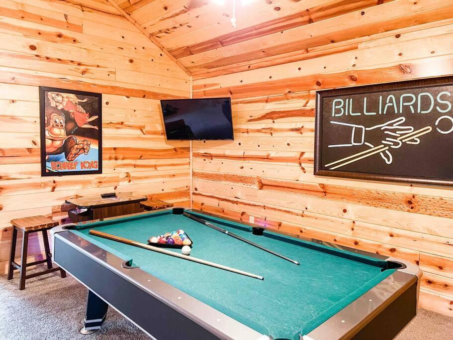Indoor Heated Pool Hot Tub Cabin سيفيرفيل المظهر الخارجي الصورة
