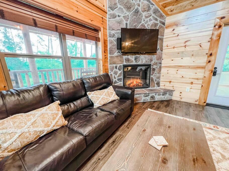 Indoor Heated Pool Hot Tub Cabin سيفيرفيل المظهر الخارجي الصورة