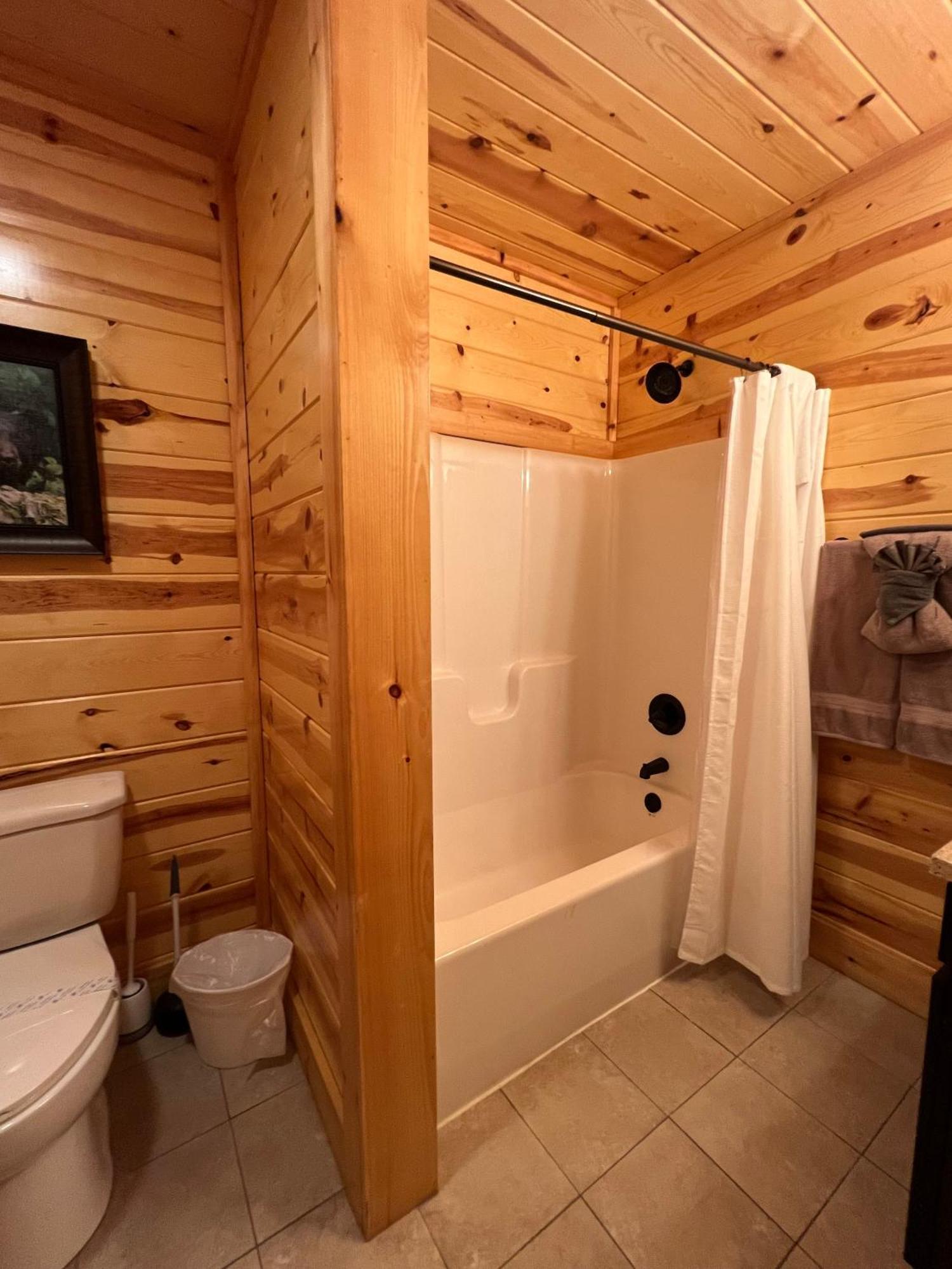 Indoor Heated Pool Hot Tub Cabin سيفيرفيل المظهر الخارجي الصورة