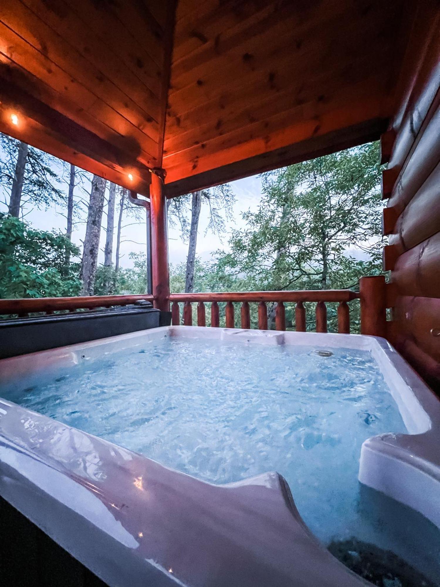 Indoor Heated Pool Hot Tub Cabin سيفيرفيل المظهر الخارجي الصورة